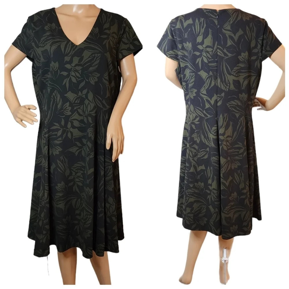 Alfani green/black fit‎ and flare short sleeve dress.  Women's size 16. Stretch